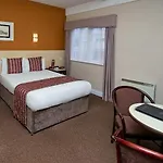 Eviston House 3*
