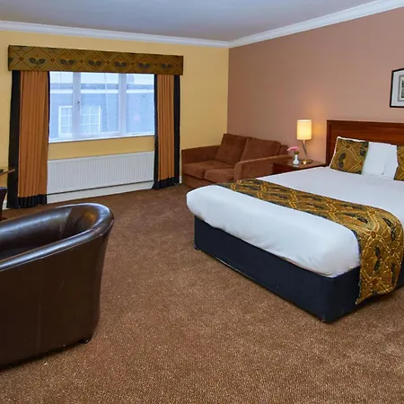 Eviston House فندق 3*