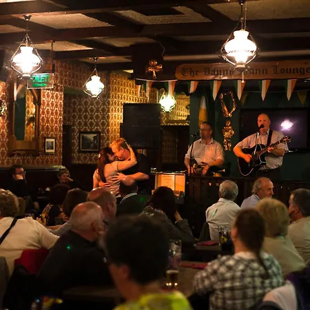 فندق Eviston House