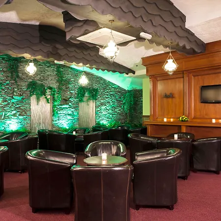 Eviston House Hotell 3*