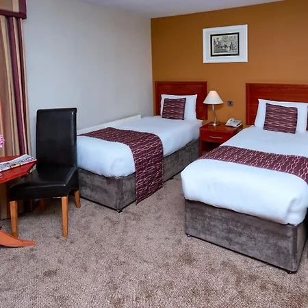 Eviston House كيلارني