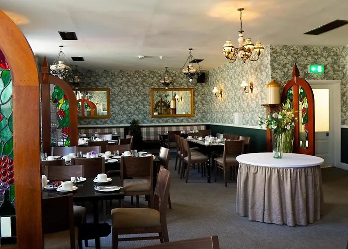 Otel Eviston House
