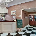 Eviston House 3*