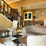 Eviston House 3*