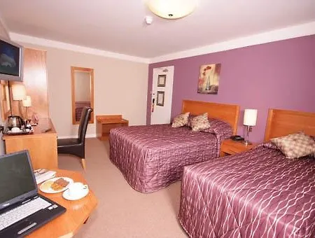 Eviston House Hotell 3*