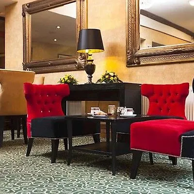 Eviston House Hotell 3*