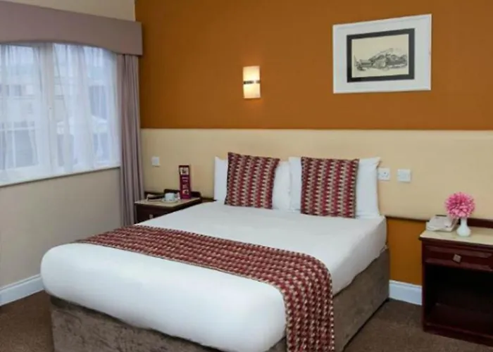 ホテル Eviston House