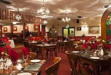 ホテル Eviston House