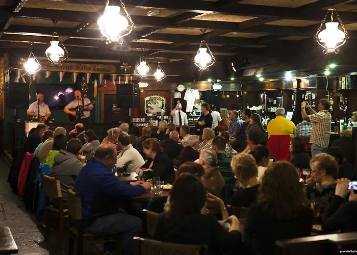 ホテル Eviston House